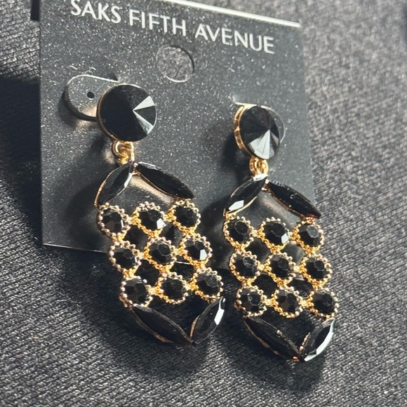 Glamorous Saks Fifth Avenue Black Crystal Post With Dangle Waffle Design - Picture 4 of 10